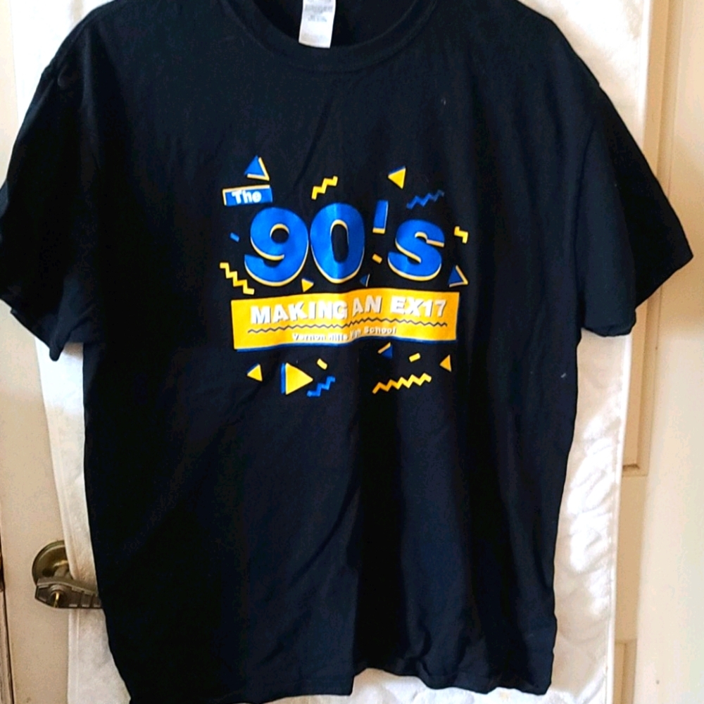 Unisex T-shirt sz L EUC